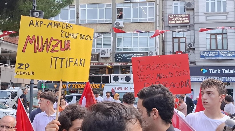 Zafer Partisi Onur Anıtı Önünde Ayaklandı: 'Teröre Af Yasasına Karşı Gövdemizi Siper Edeceğiz!'