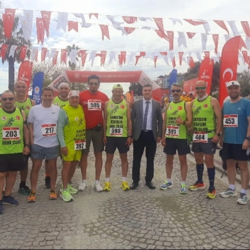 Samsun'da maraton coşkusu zirve yaptı: 1444 sporcu parkuru tamamladı