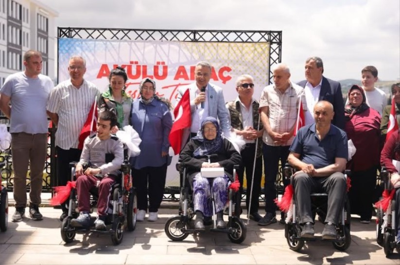 İlkadım'da Engelli Araçları İhtiyaç Sahiplerine Ulaştırıldı