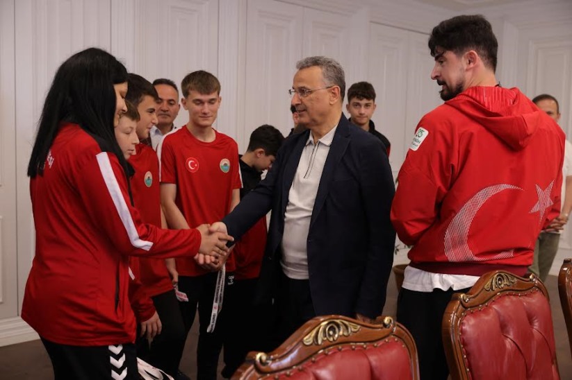 Avrupa Üçüncüsü Milli Sporcudan Başkan İhsan Kurnaz'a Ziyaret