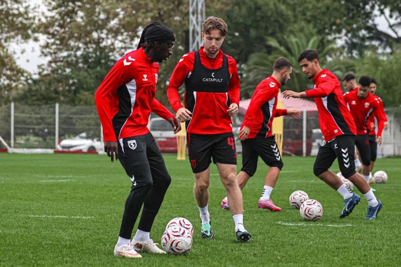 Samsunspor'da Trabzonspor mesaisi sürüyor