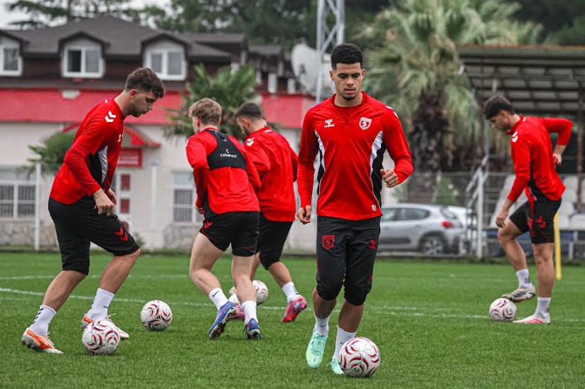 Samsunspor'da Trabzonspor mesaisi sürüyor